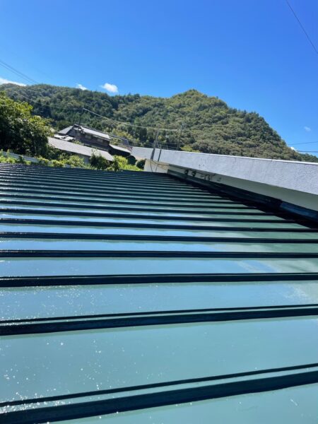 姫路市飾磨区にて屋根塗装　瓦棒　完工